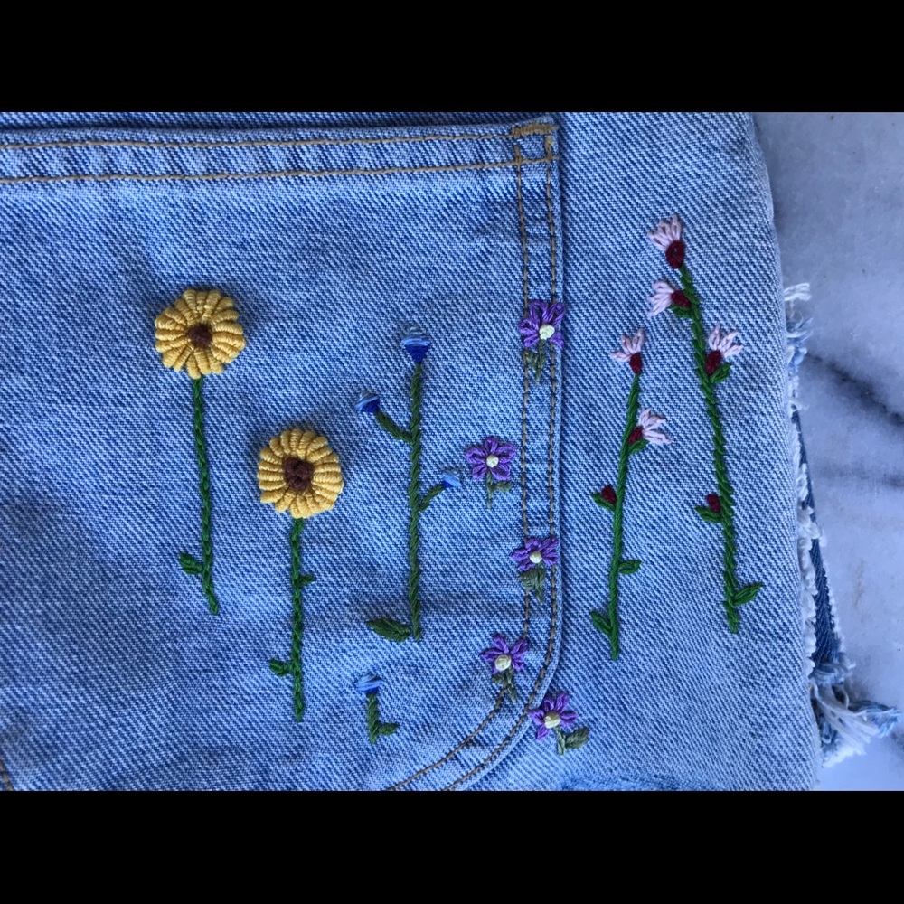 🌊SOLD🌊Carmar Embroidered Shorts - Picture 3 of 4
